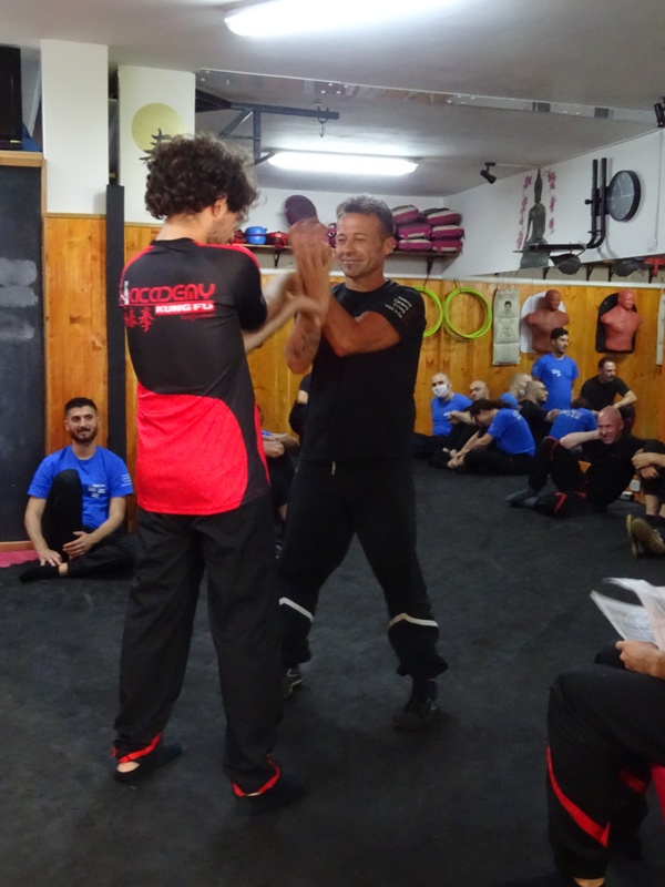 Kung Fu Academy di Sifu Mezzone Arti Marziali e palestra di Sport da Combattimento Wing Chun Weng Chun Tjun Tai Chi Taijiquan Qigong Sanda Difesa Personale (163)